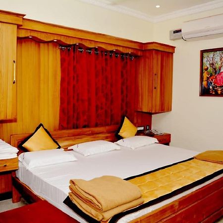 Anandha Grand Lodge Thiruchendur Bagian luar foto